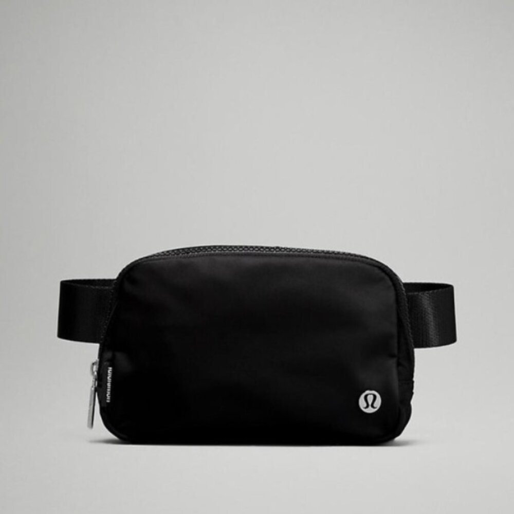 LULULEMON Everywhere Belt Bag – Black 1L, Extended Strap, NWT - Picture 2 of 11